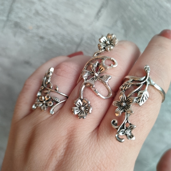 Set of 3 Floral Rings - Picture 11 of 13